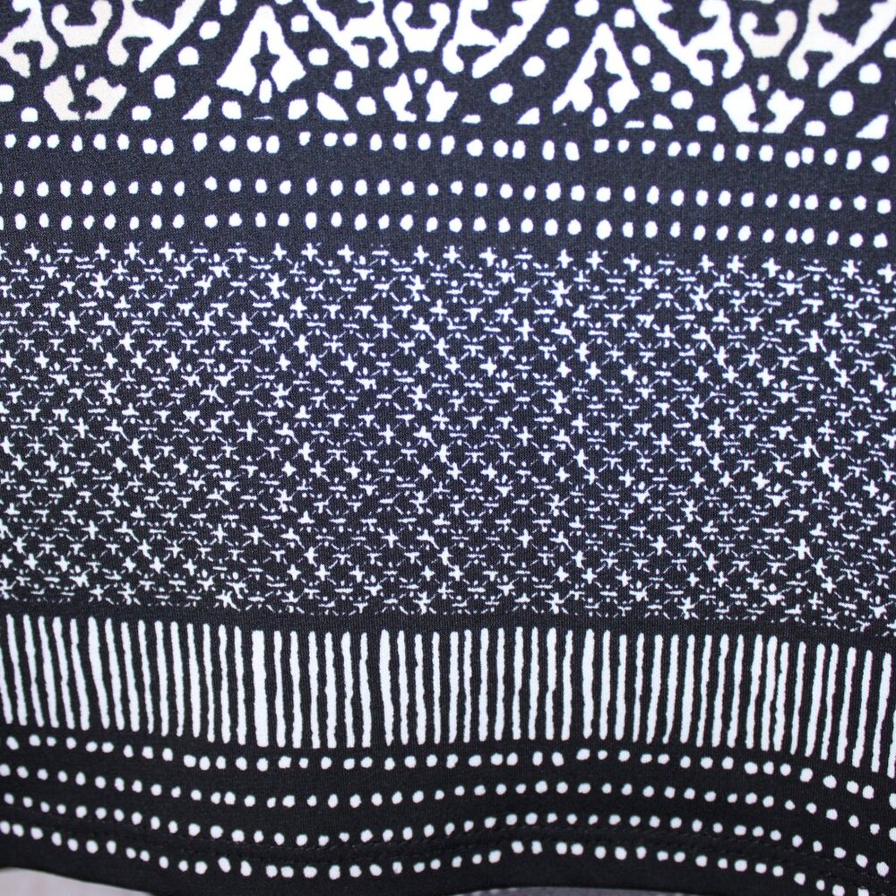 Chico’s Black Geometric Blouse workwear Size 2 - Picture 6 of 7